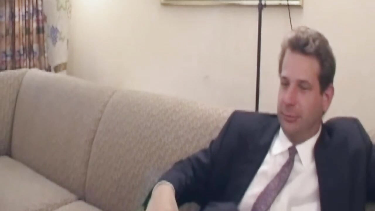 Blondele mature sug pula și călăresc tare