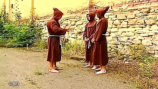 Nonne-küken liebt es, hart beim fick im freien zu knallen