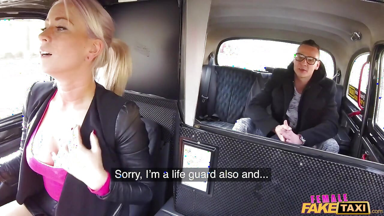 Female Fake Taxi - vollbusige fahrerin tauscht Tarif gegen fick