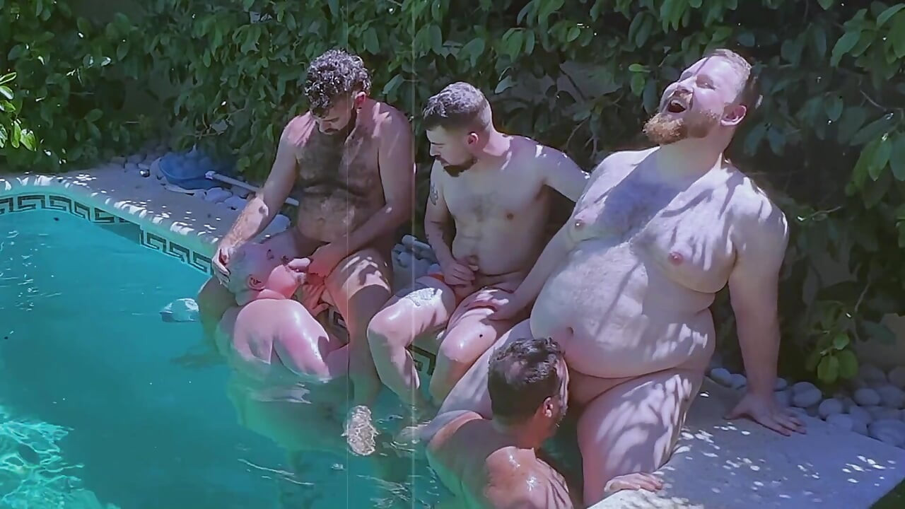 Hot Bears on Vacation 1