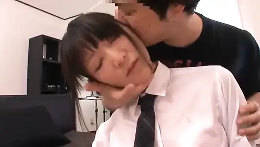 Jatuh cinta - kebingungan dan kenikmatan di wajahnya