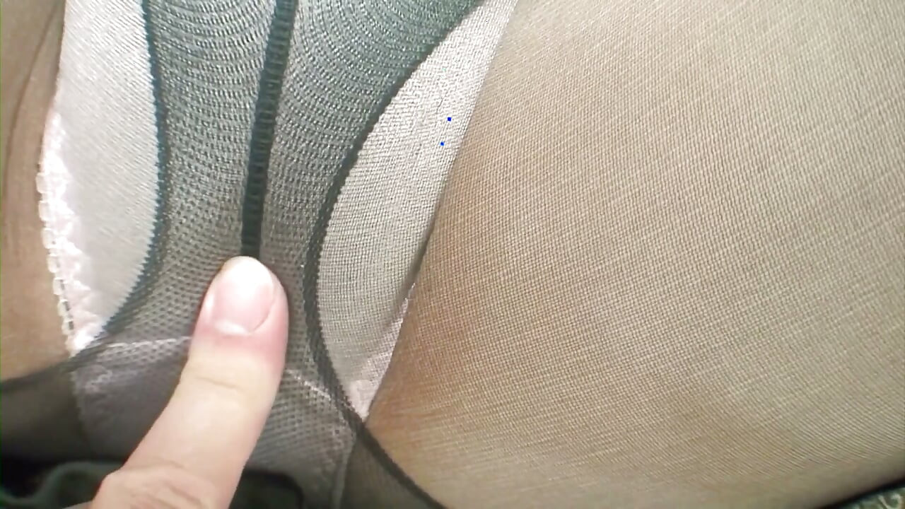 큰 질싸 마무리를 위해 다리를 벌리는 일본 밀프