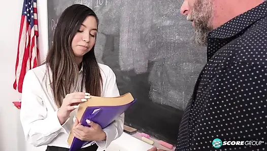 Diş teli ve beyin: kız öğrenci öğretmeni tarafından sikiliyor