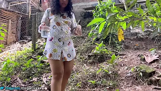 Aku menyetubuhi tukang kebun karena suamiku tidak ingin memberiku kontol