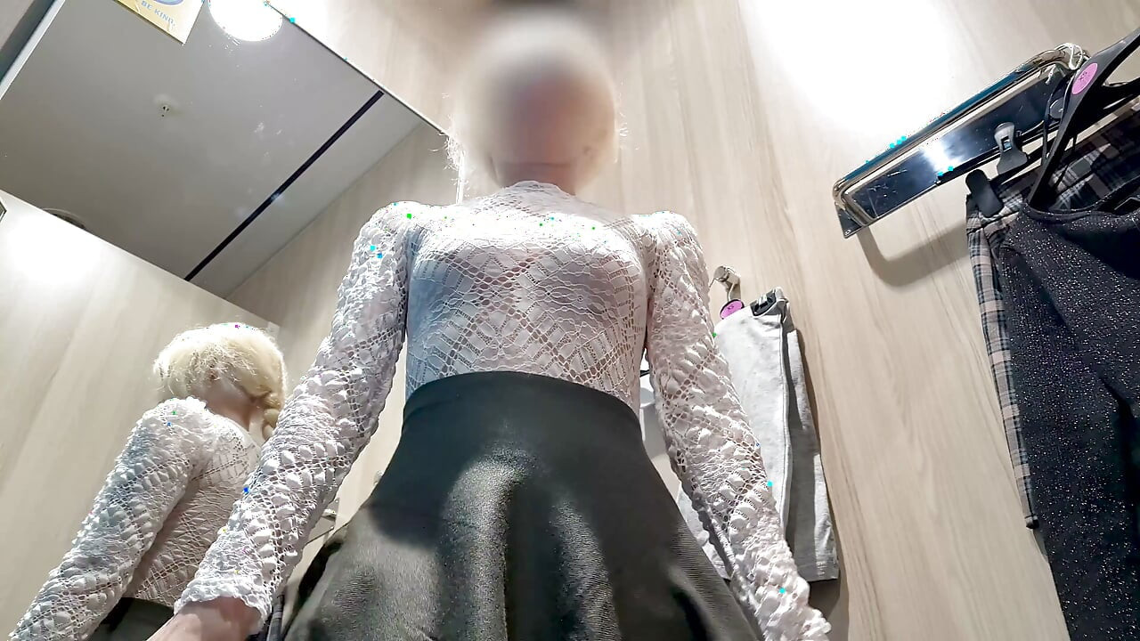 Try On - klänningar utomhus omklädningsrum