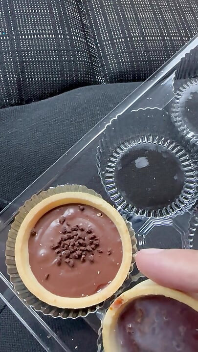 I cum on the dessert with a lot of cum and eat it.