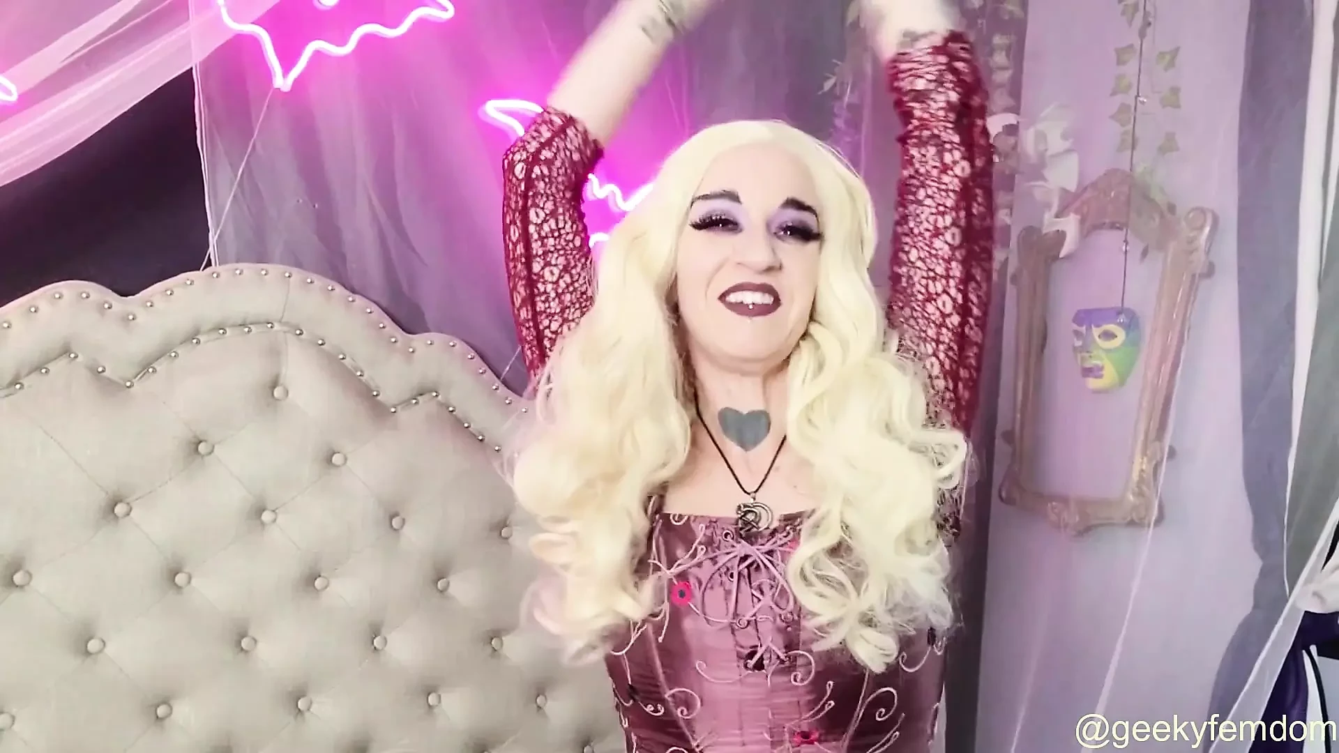 Hocus Pocus Rampage on Comic Con Virgins