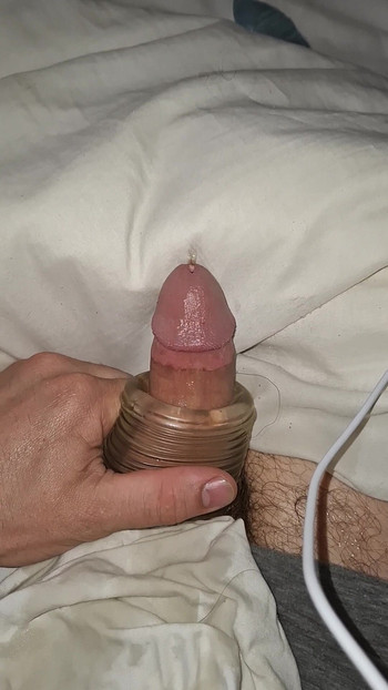 swlf pee im bed horny