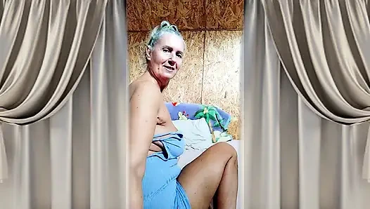 Lukerya Starts Her Day Hotly