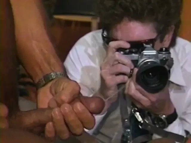A Busy Body Cameraman Wants to Shoot Dirty Photos for Kinky Rich Dude