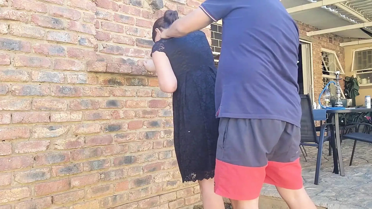 在他工作的时候操我的 Neigbor 的妻子