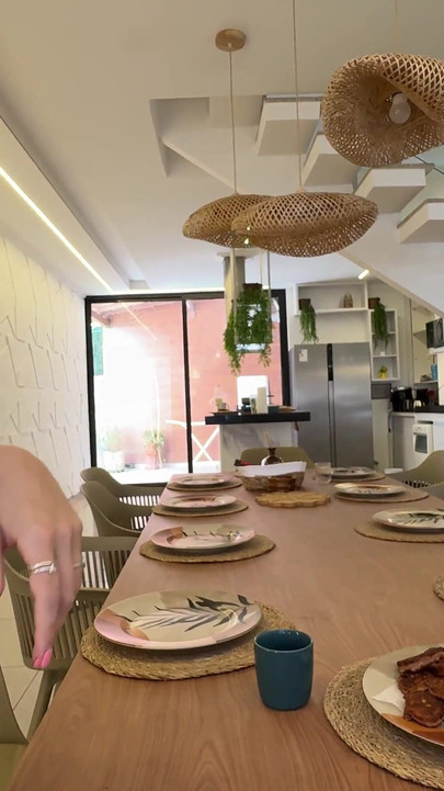 Tetona esposa caliente sirvió polla gruesa y chorreo de leche en lugar de cenar