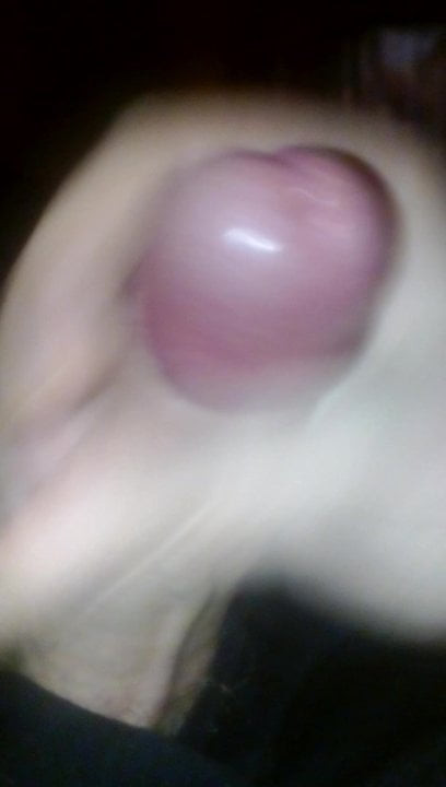 Joey's quick wank and closeup cumshot