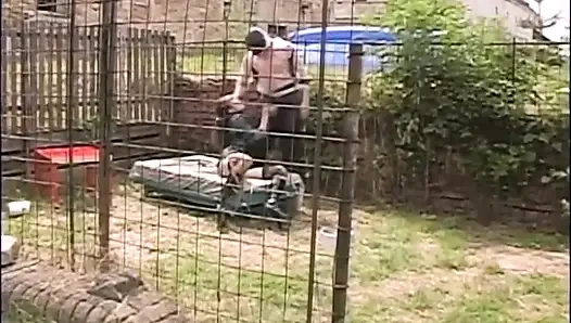 Sie muss im freien kaum gefickt werden