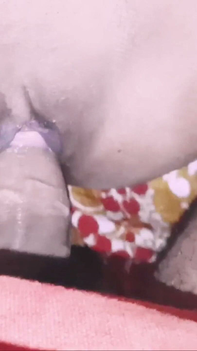 Mengongkek isteri desi panas India dalam gaya doggy dan mubaligh dalam 4kvideo | Klip 1