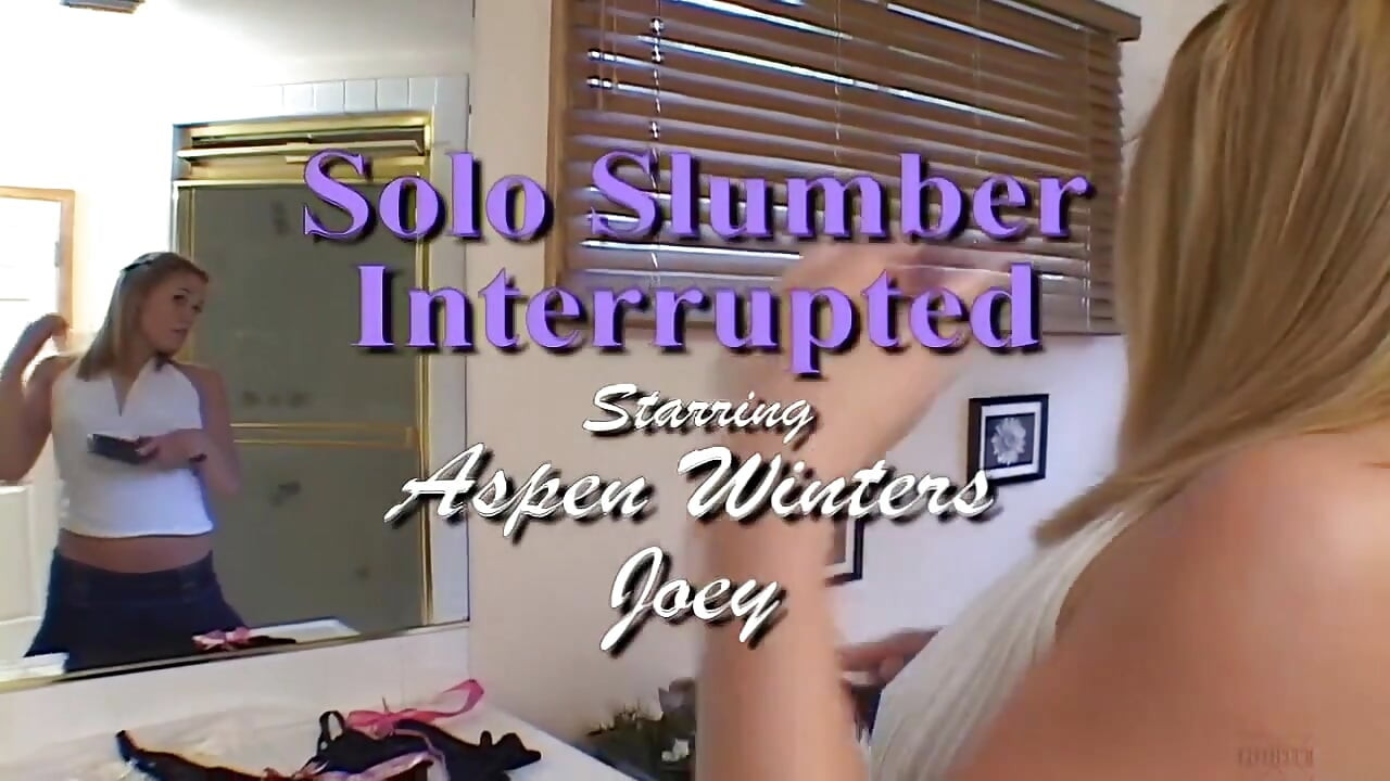 Ateşli lezbolar birbirlerinin amlarını emiyor ve sonra takma dildoyla sikişiyor