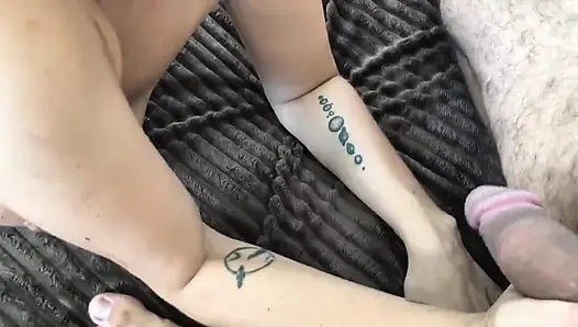 Percintaan yang intens! Kontol besar muncrat banyak di pantatku