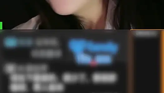 Öğretmenin video canlı yayını, şehvetli bir grup adamla paylaşıldı