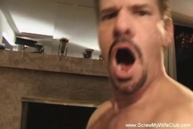 A Man Fuck Two Woman At The Same Time To Arouse Deep