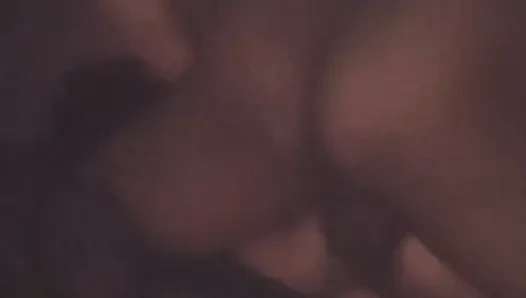 Pasangan hot desi ngentot dalam-dalam