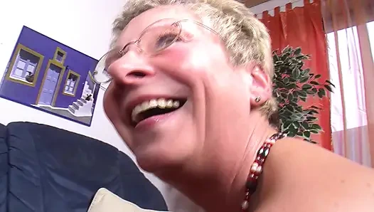 Pria nakal ngentot dua pelacur jerman dewasa