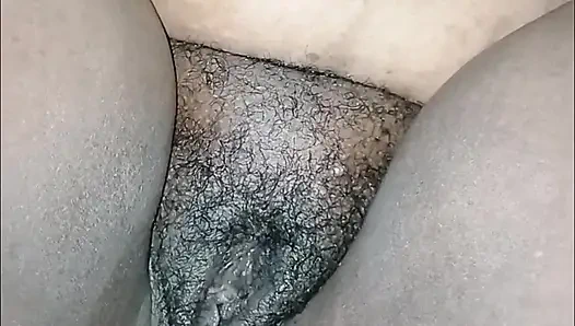 Şişman siyah amcık parmaklanıyor