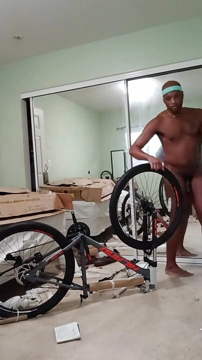 누드 바이크 건설