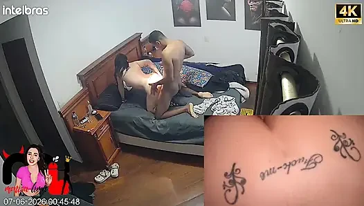 Ifood Teslimatçısı Popomu Boşaltı, Cuckold Ise Her Şeyi Temizledi!