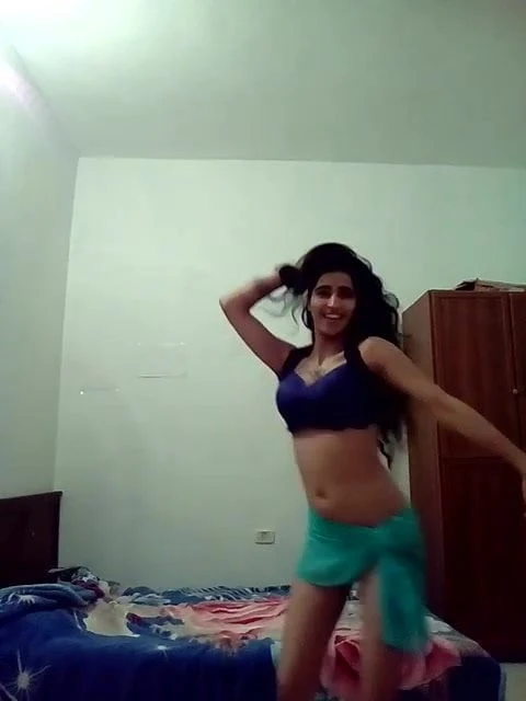 Nelly dancer 9a7ba Amina 1