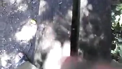 Parkta bir bankta boşalmak