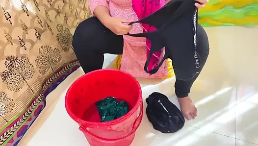 Big Pussy BBW Big Ass & Huge Boobs Hot Egypt Stepmom Washing Dress & Gets Horny!