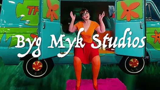 Granny Velma Dinkley's Undercover Slutty Sleuth Cock Sucker 8623 Fap