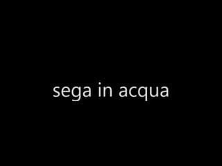 wank under water