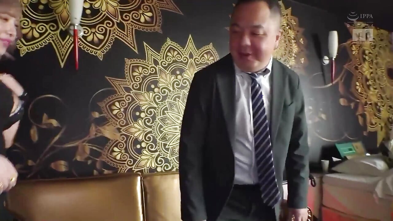 Сексуальная Av актриса с супер большими грудями, такие большие сиськи должны быть очень хорошими, если дать сиськи. Часть.1