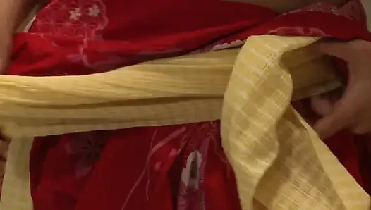 Asiatische schlampe mit kleinen titten und dickem arsch bekommt ihre gesichtsbesamung