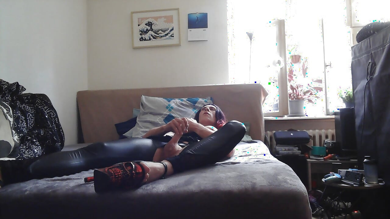 Cross dresser masturbated