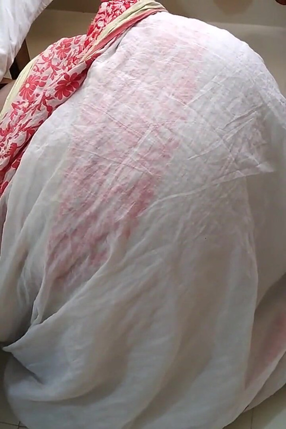 Pakistani Hot Stepmom Gets Stuck While Sweeping Under the Bed When Stepson Fucks Her & Cum Out Her Big Ass