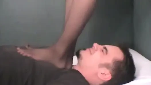 Yüz çiğneme ve ayak kokulu