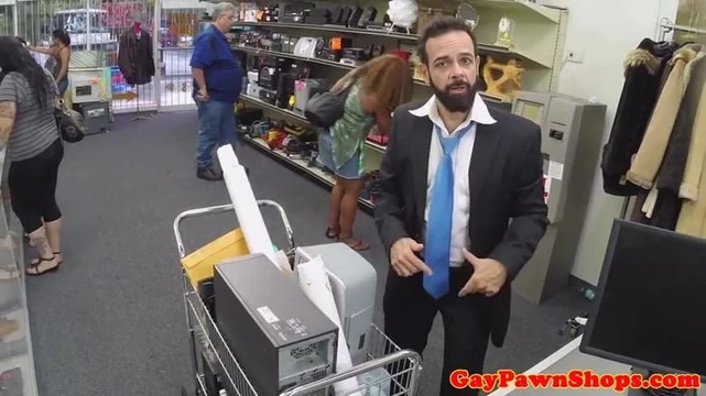 Bearded pawner fucking broker in his ass