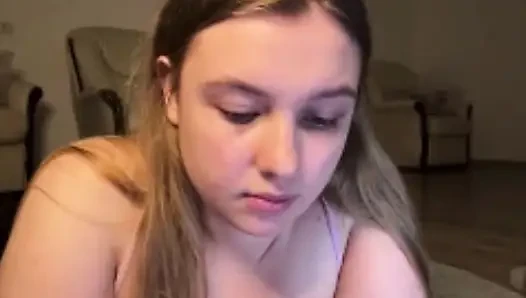 Jucielussie anal fingering doggy in tight jeans