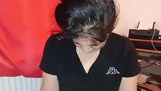 Stiefpapa fickt mich ohne Gnade in meinen Mund und lasst dich in meinen Mund gehen und ich schlucke alles