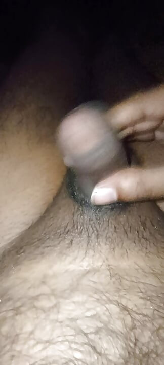 Kontol kecil india ngocok kontol lembut