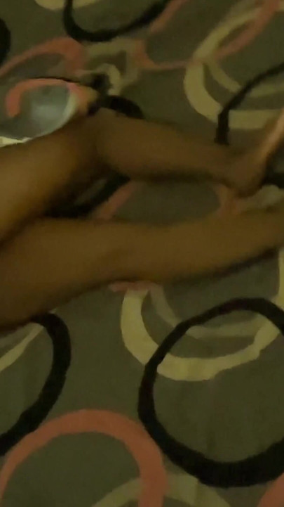 배다른 여동생과 침대 돌기