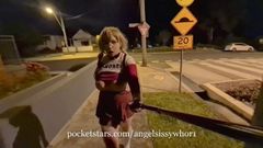 Sissy, fuckdoll d'écolière dans la rue (exemple de repost)