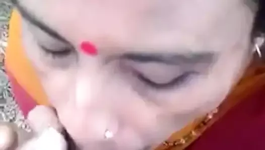 indian bhabhi sucking