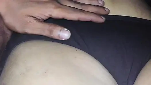 Soye huye bhabi ko choda