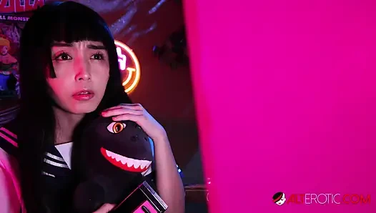 Marica hase terangsang saat menonton film