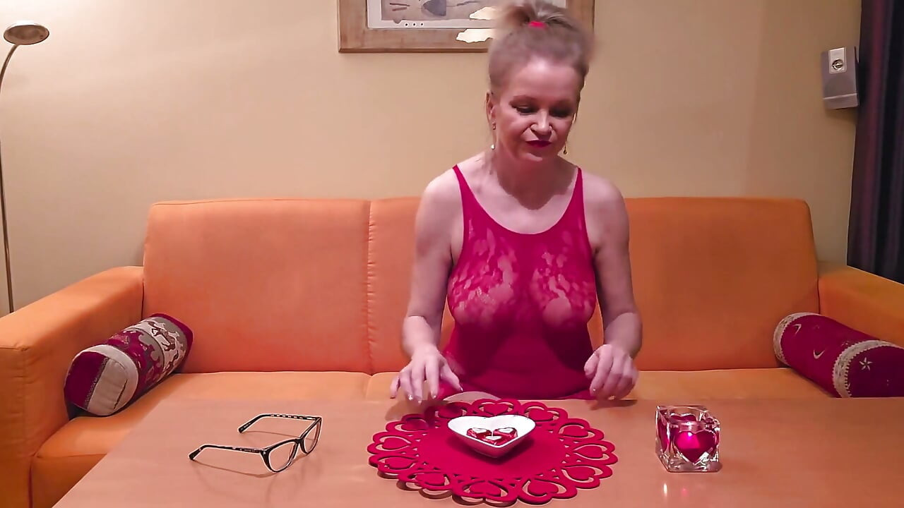 Περάστε την Ημέρα του Αγίου Βαλεντίνου μαζί μου στο άνετο διαμέρισμά μου