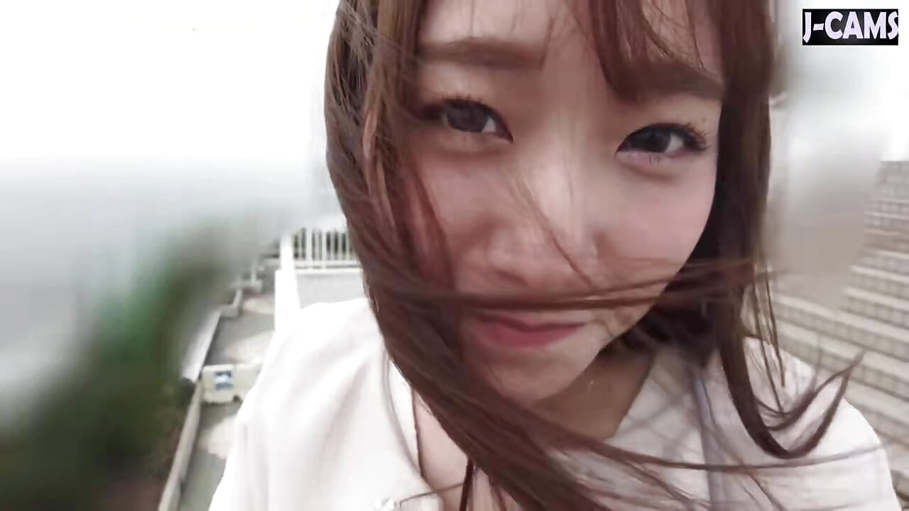 ไกด์นําเที่ยวนมใหญ่ที่น่ารักหยอกล้อด้วยการสัมผัสอันแสนหวานและรอยยิ้มที่น่ายินดี ตอนที่ 2