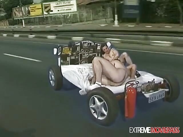 Latina röv pumpad